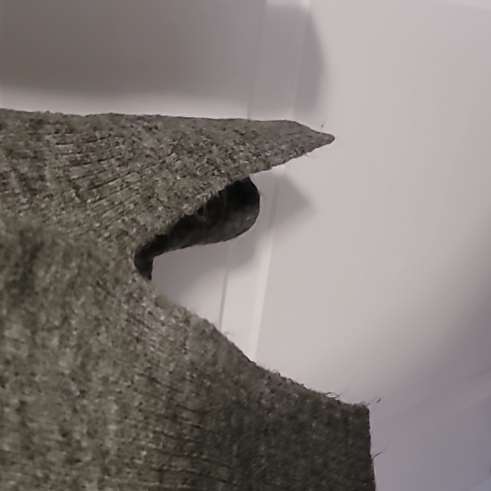 H&M Sweater - Picture 4 of 5